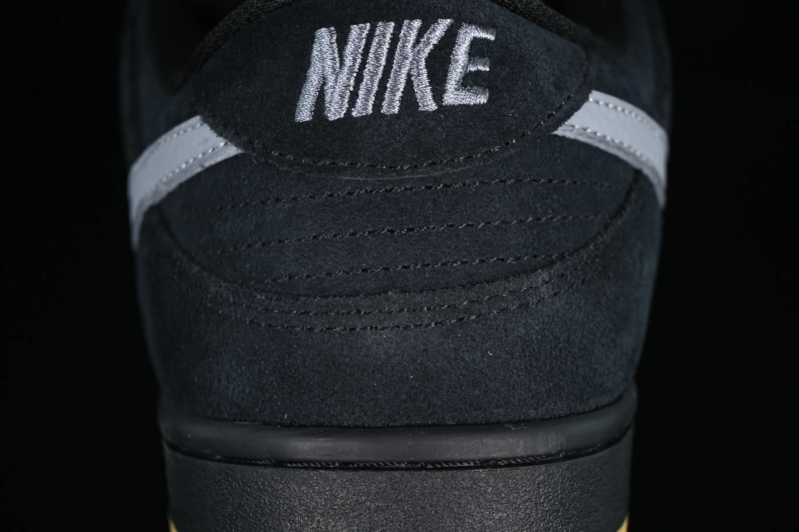All categories Nk SB Dunk Series Nk SB Dunk Low Low-top sneakers N version Nk SB Dunk Low Raw rubber black and gray SB Dunk Series low-top casual sports skateboard shoes BQ6817-010